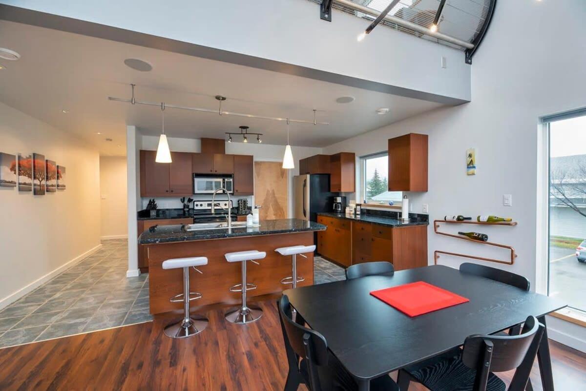 Nn - The Flame - Downtown 1-Bed 2-Bath Villa Whitehorse Kültér fotó