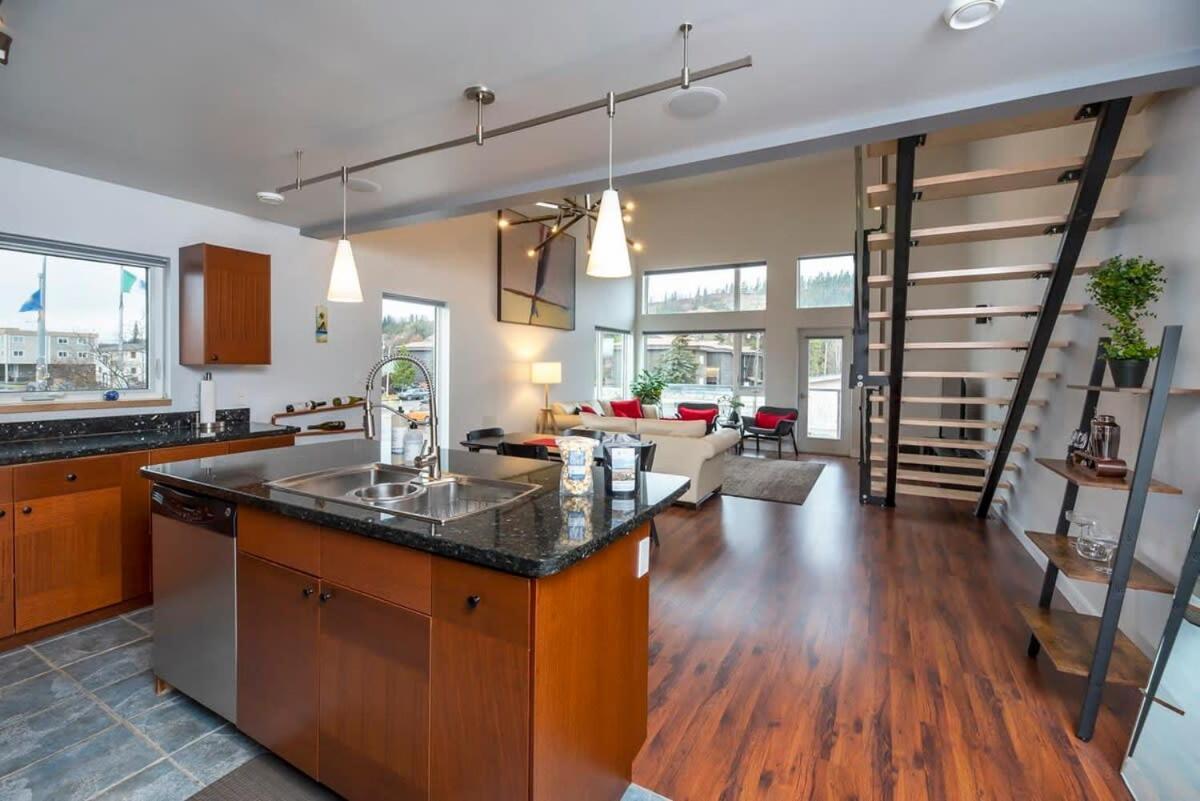 Nn - The Flame - Downtown 1-Bed 2-Bath Villa Whitehorse Kültér fotó